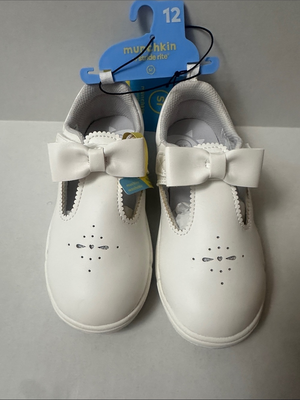 Munchkin White Girls' Bow Mary Jane Dress Shoes